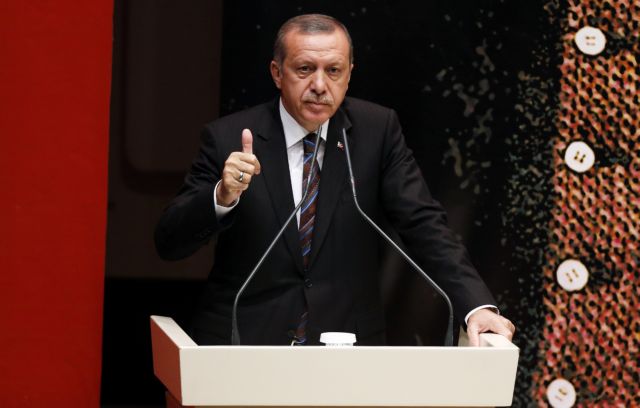 Ερντογάν προς AKP: Δώστε μάχη για πιο ισχυρή πλειοψηφία και νέο Σύνταγμα