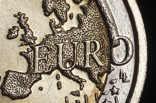 Στάσιμη η οικονομία της Ευρωζώνης το δεύτερο τρίμηνο