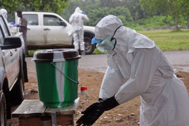 Έφοδος ενόπλων σε κλινική στη Λιβερία, έφυγαν ασθενείς με Έμπολα