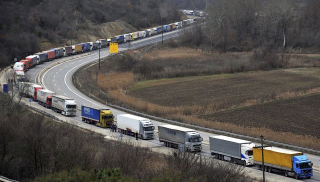Φορτηγά που κινούνται χωρίς οδηγό θα δοκιμαστούν στη Βρετανία