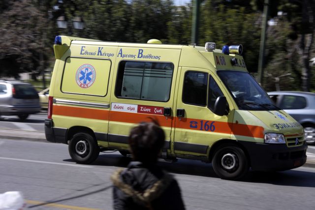 Ένας νεκρός και 11 τραυματίες από σύγκρουση ΙΧ με λεωφορείο του ΚΤΕΛ