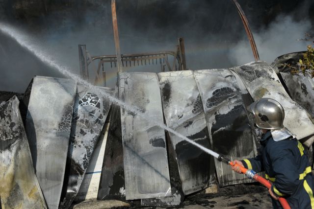 Τραυματισμός πυροσβέστη από έκρηξη βλήματος στη διάρκεια κατάσβεσης