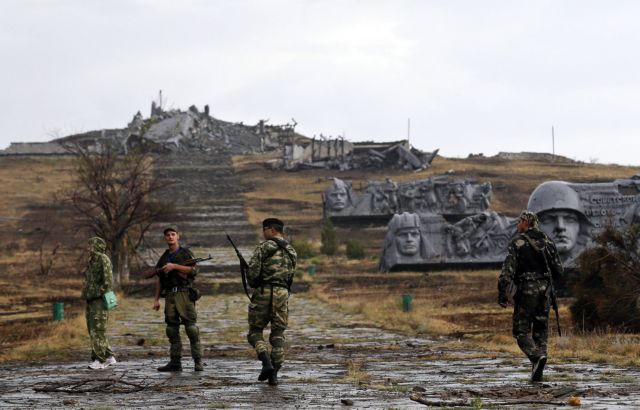 Με «έκκληση Πούτιν» αφήνουν οι φιλορώσοι εγκλωβισμένους ουκρανούς στρατιώτες