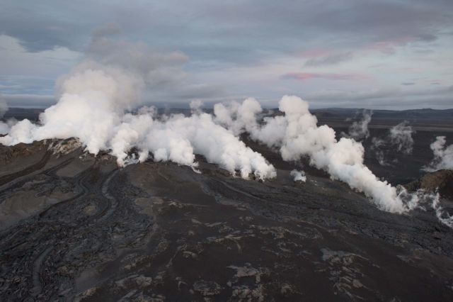 Επιτρέπονται και πάλι οι πτήσεις πάνω από το ηφαίστειο στην Ισλανδία