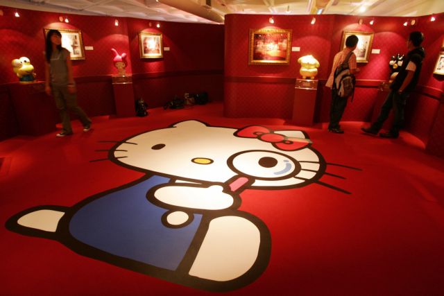 Δεν ήταν πάντως μυστικό: Η Hello Kitty είναι βρετανίδα μαθήτρια ετών 40