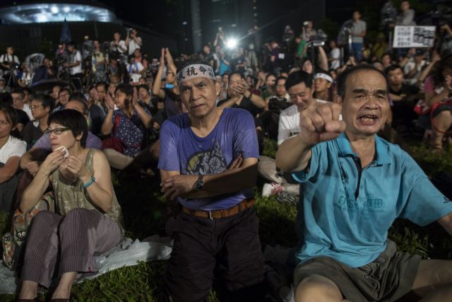 Οργή στο Χονγκ Κονγκ για το μπλόκο του Πεκίνου σε εκλογικές υποψηφιότητες