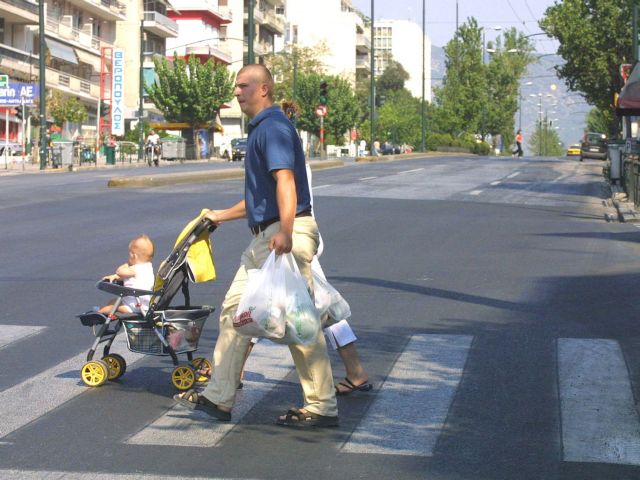 Στις 18/9 και 18/12 οι δύο επόμενες δόσεις για τα επιδόματα τέκνων