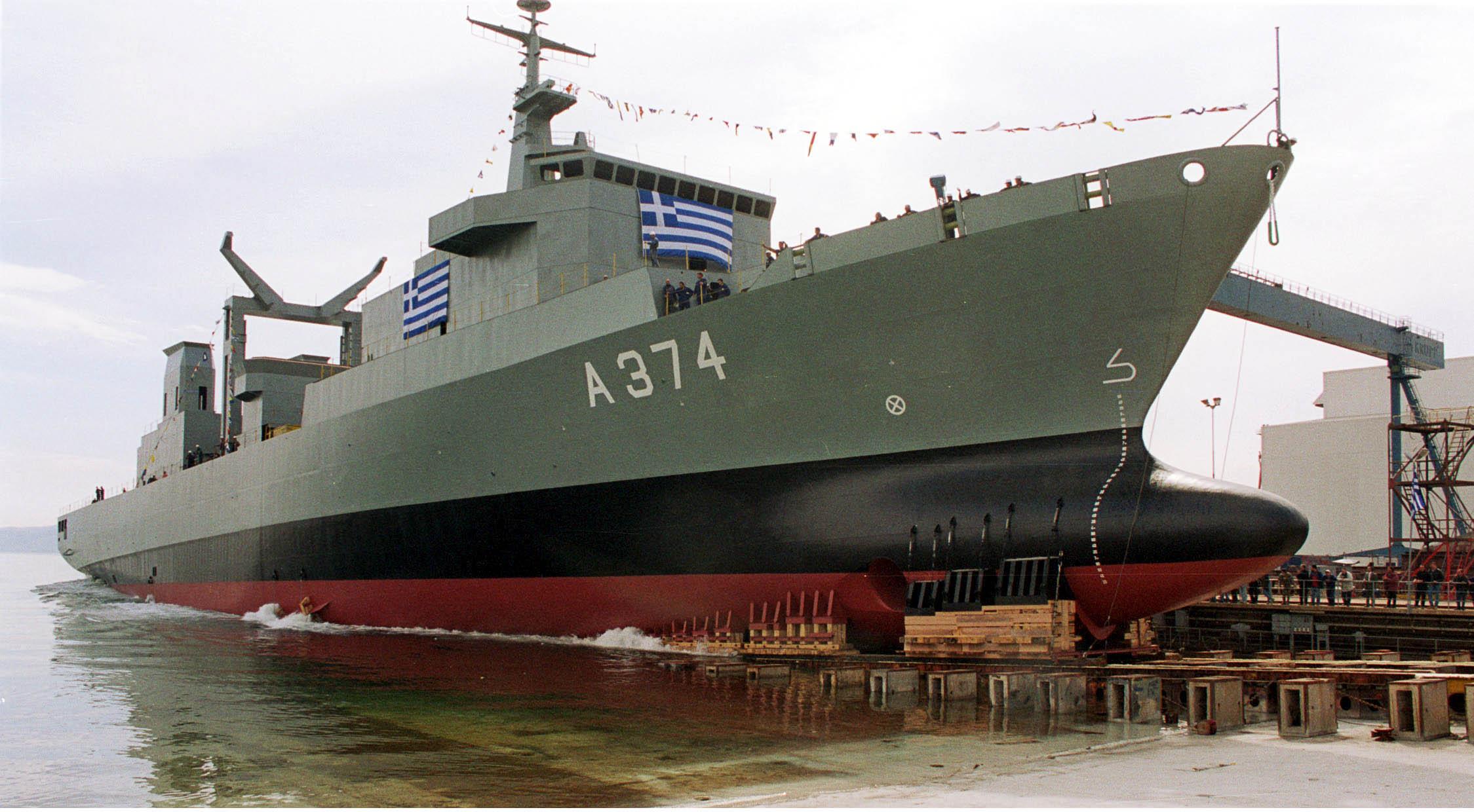 Ιατρικές υπηρεσίες σε κατοίκους των Δωδεκανήσων από πλοίο του Πολεμικού Ναυτικού