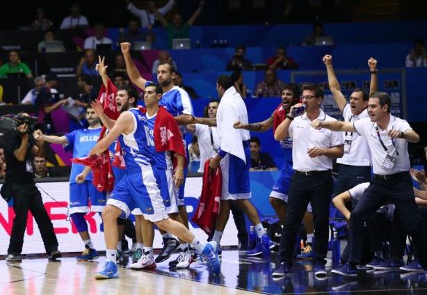 «Σκούπισε» την Αργεντινή και παίζει στους  «16» με Σερβία