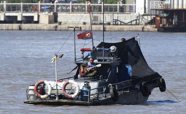 Η Νότιος Κορέα συνέλαβε Αμερικανό που κολυμπούσε για να δει… τον Κιμ