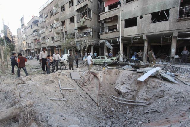 Δεκάδες νεκροί, ανάμεσά τους και άμαχοι, σε βομβαρδισμό στην κεντρική Συρία