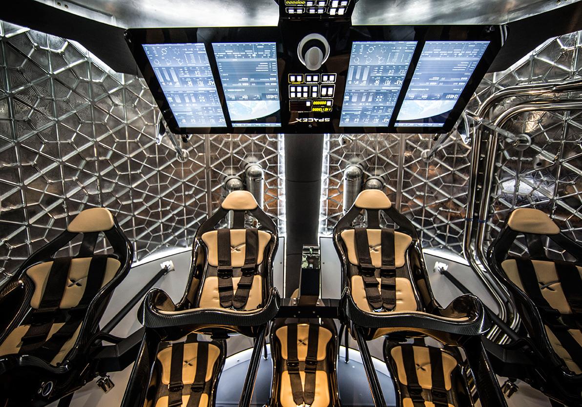 Έπειτα από χρόνια καθήλωσης, η NASA επιλέγει νέα διαστημικά ταξί