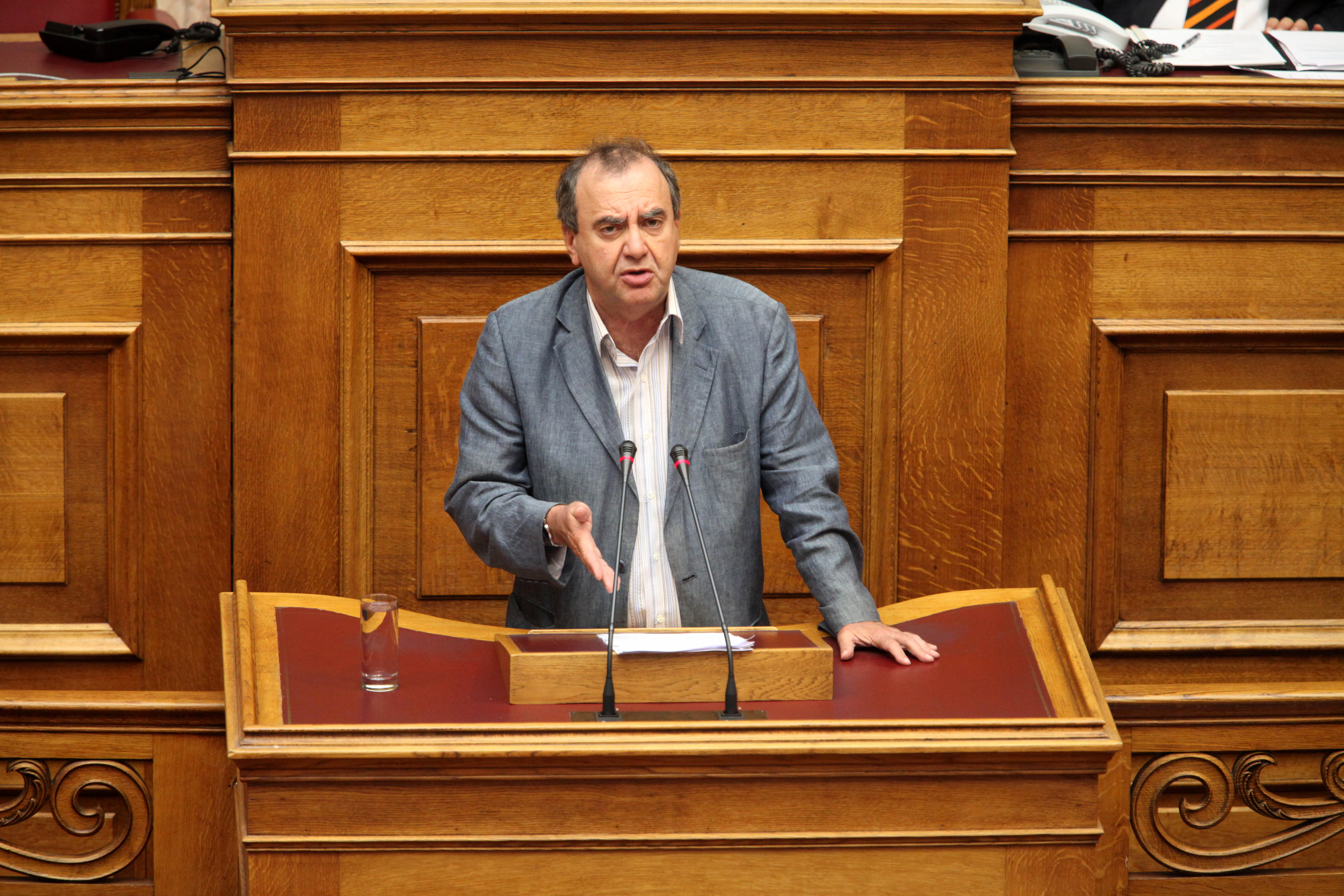 Σύγκρουση κυβέρνησης – ΣΥΡΙΖΑ στη Βουλή για το ασφαλιστικό