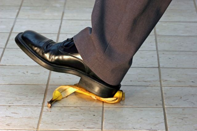 Βραβείο Ig Nobel σε έρευνα για το γλίστρημα σε μπανανόφλουδες