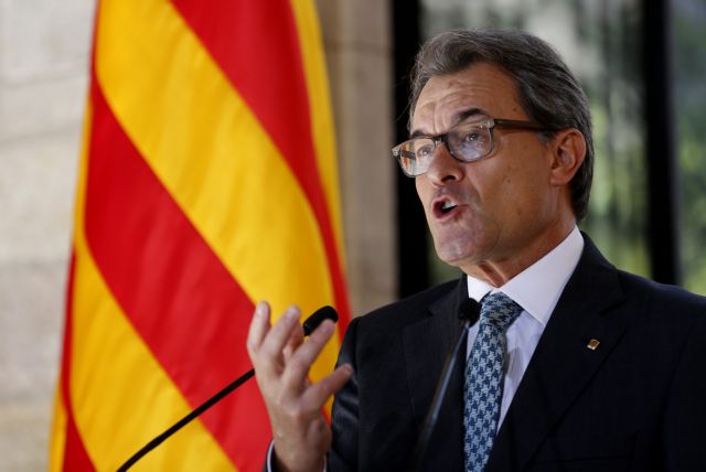 «Εμείς συνεχίζουμε» λέει ο πρόεδρος της Καταλονίας