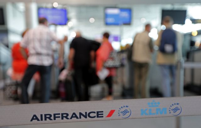 Για απεργία διαρκείας προειδοποιούν οι πιλότοι της Air France