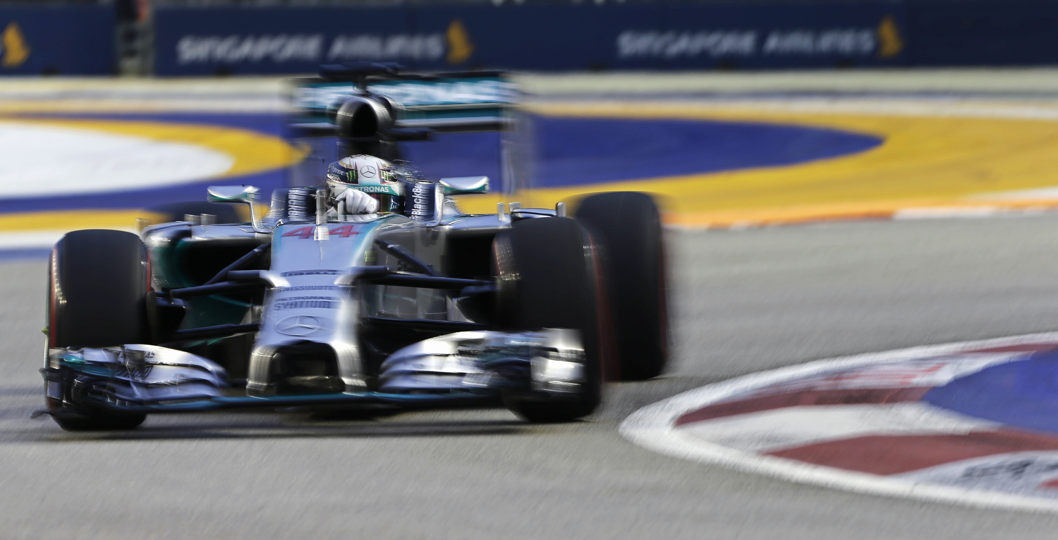 GP Σιγκαπούρης 2014: Στο νήμα η 6η pole position της σεζόν για τον L. Hamilton