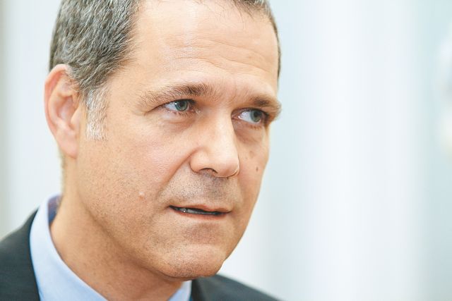 Τζήμερος: «Χοντροκομμένα αγάλματα» οι Καρυάτιδες της Αμφίπολης