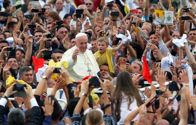 Πάπας: Παράδειγμα συνύπαρξης των θρησκειών η Αλβανία