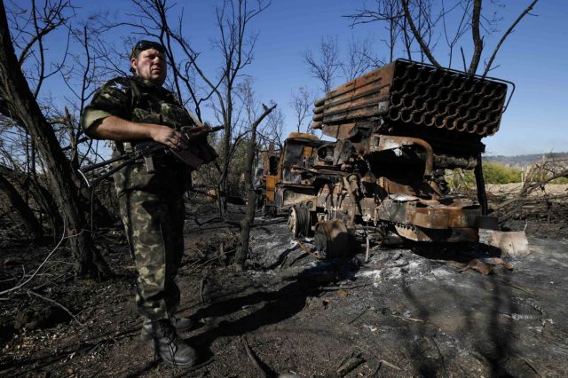 Για μεγάλες ζημιές στον εξοπλισμό του ουκρανικού στρατού μιλά ο Ποροσένκο
