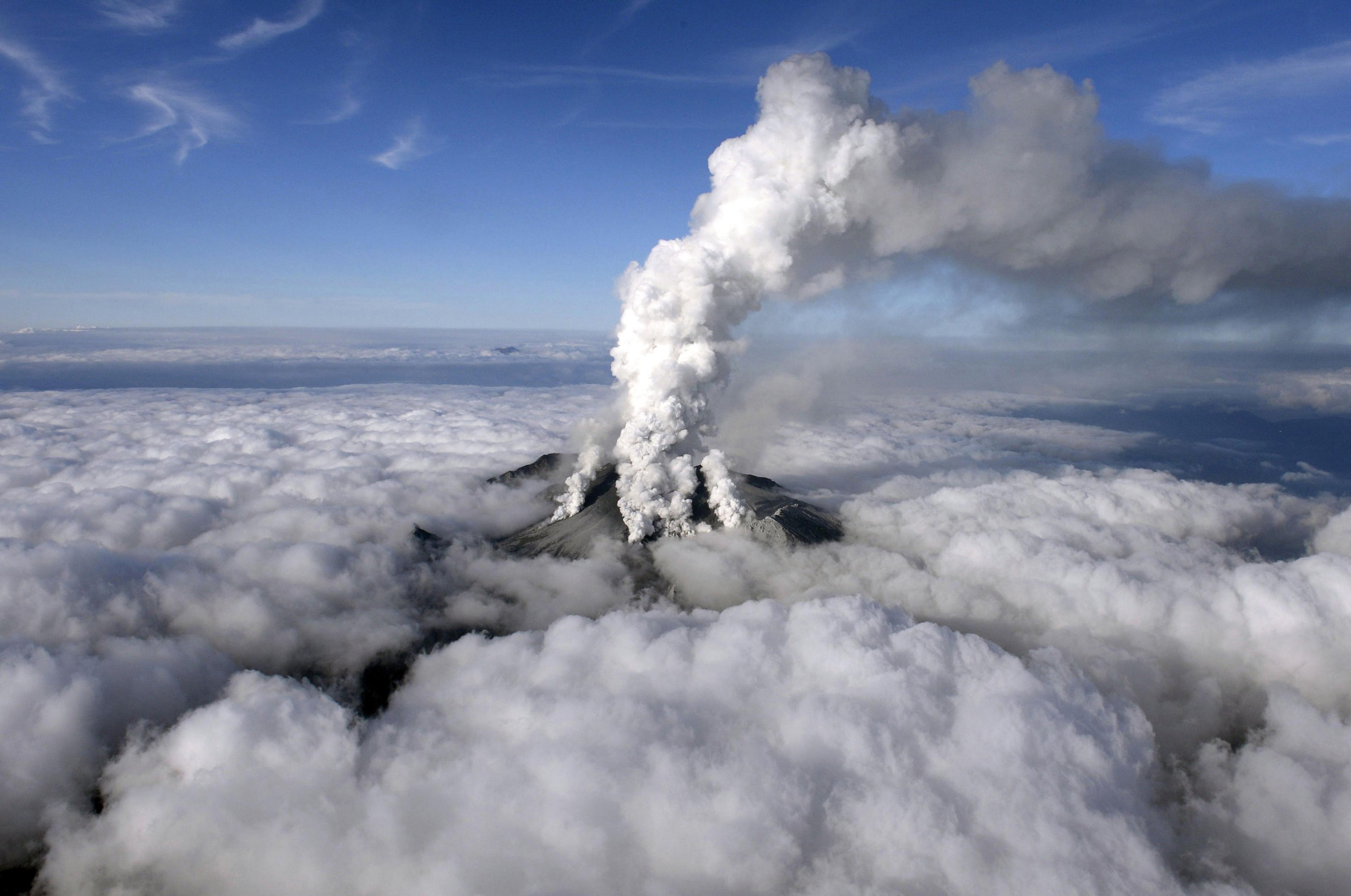 Ιαπωνία: Σύννεφο ηφαιστειακής τέφρας «κατάπιε» ορειβάτες