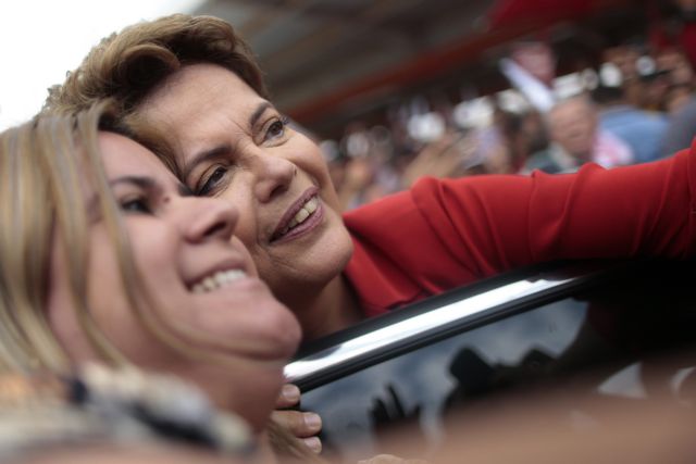 Βραζιλία: Ανοίγει η ψαλίδα υπέρ της Ρουσέφ, μία εβδομάδα πριν τις προεδρικές