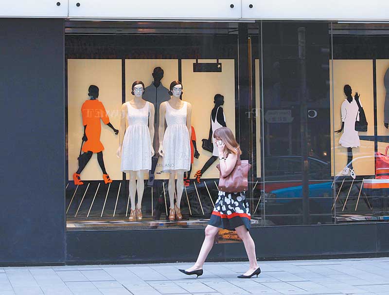 «Έξυπνες» κούκλες βιτρίνας κλείνουν το μάτι στον καταναλωτή