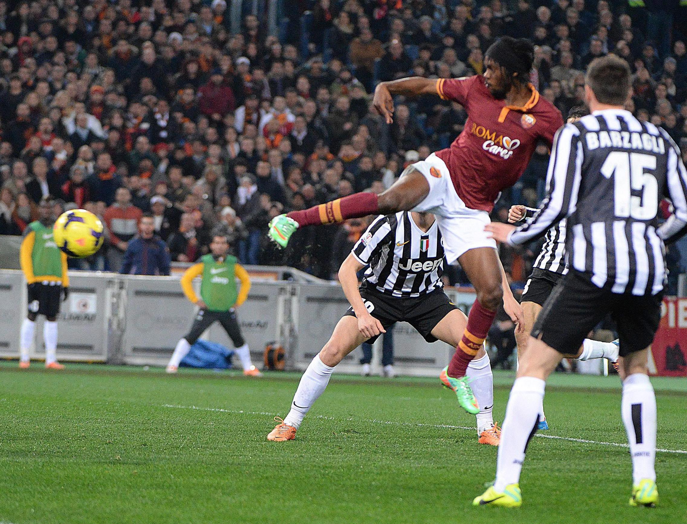 «Σφάζονται» Γιούβε – Ρόμα, ντέρμπι σε Λονδίνο και Βαλένθια