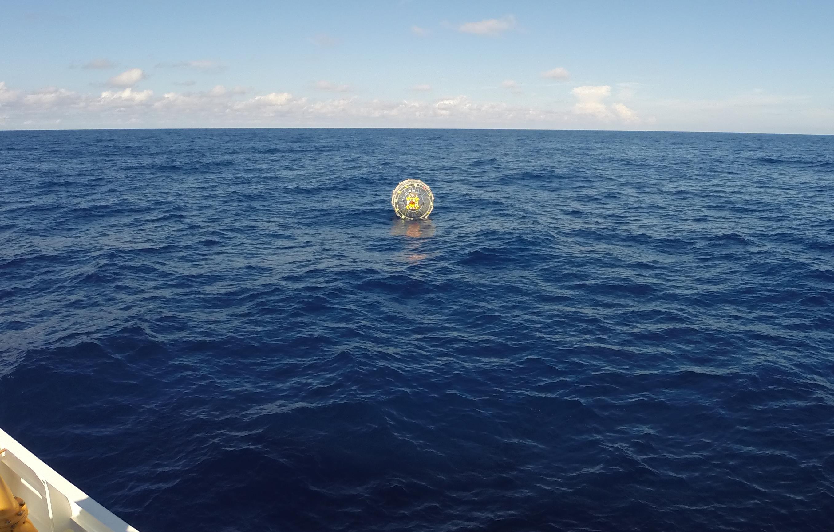 Το άδοξο τέλος ενός θαλάσσιου ταξιδιού μέσα σε μια μπάλα
