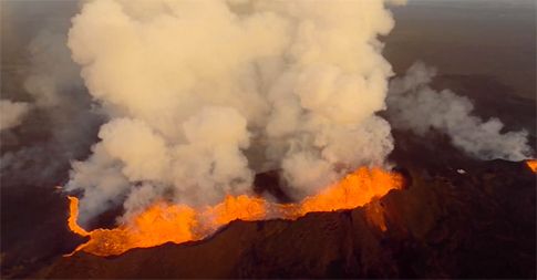 Κατάδυση σε ηφαίστειο με τα μάτια ενός drone