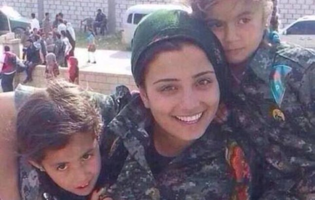 Η ηρωίδα των Κούρδων που τρομάζει τους τζιχαντιστές