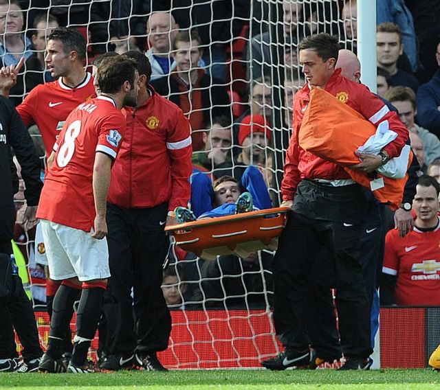 Σοκ στην Έβερτον που χάνει τον Στόουνς για 3 μήνες