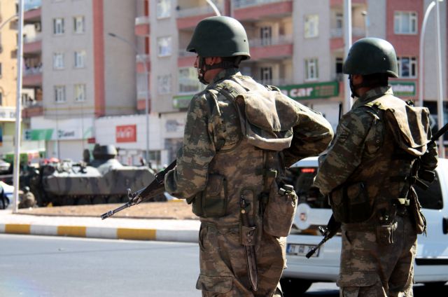 Παραμένει η ένταση: Δύο αστυνομικοί νεκροί σε επίθεση στην ανατολική Τουρκία