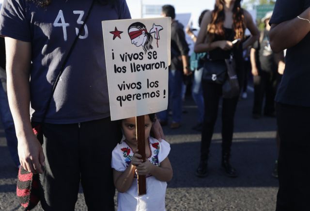 Πορείες σε όλο το Μεξικό για τους εξαφανισμένους φοιτητές