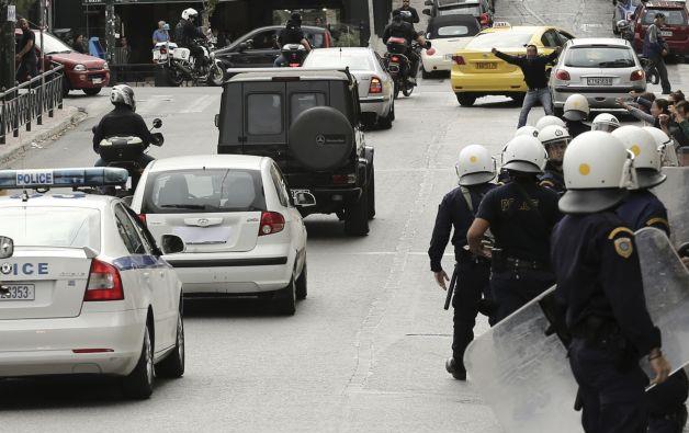 Αναστέλλει την απεργία πείνας και δίψας ο Αντώνης Σταμπούλος