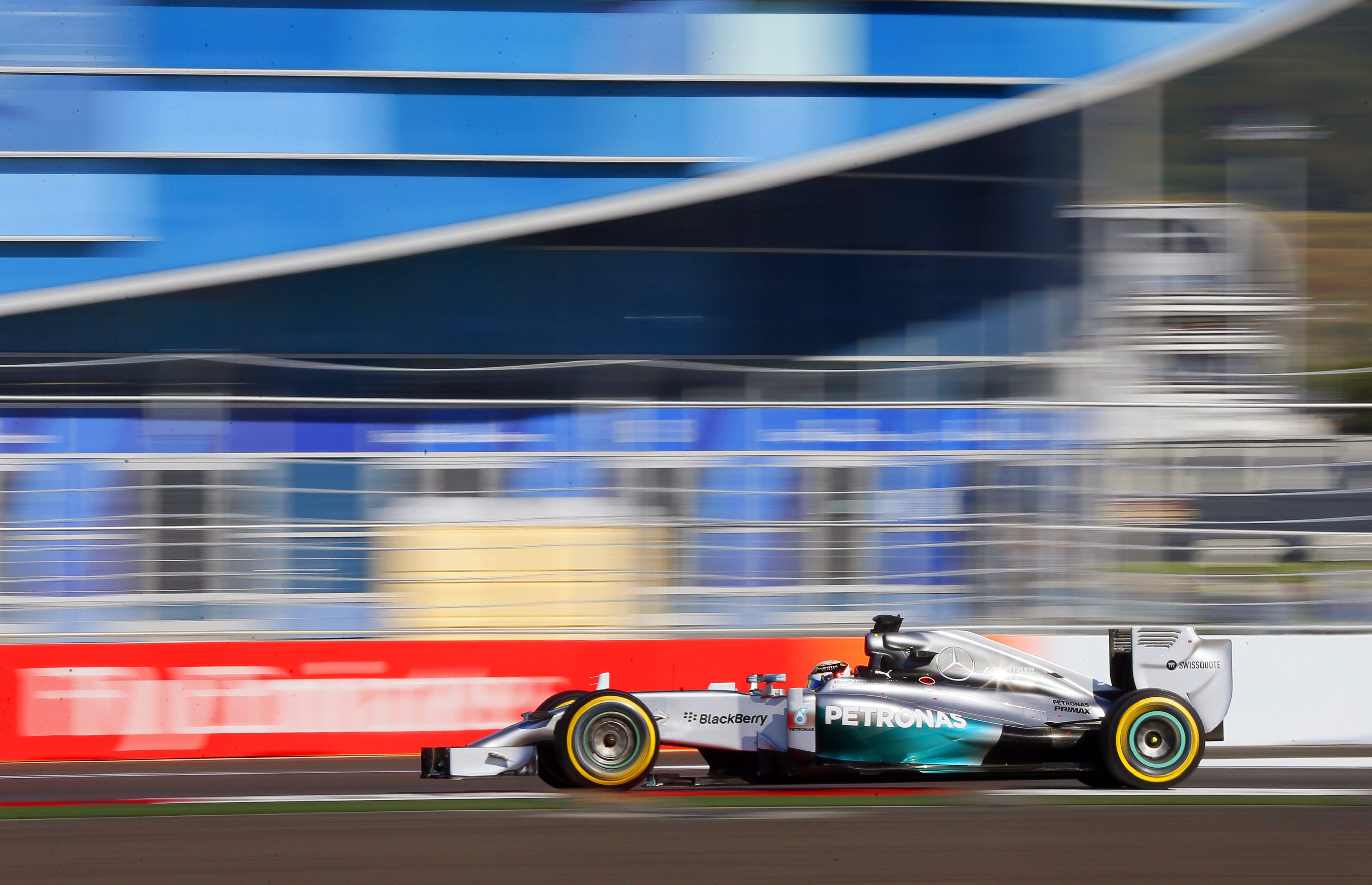 GP Ρωσίας 2014: Προέλαση Hamilton, έβδομη pole position για τον Βρετανό