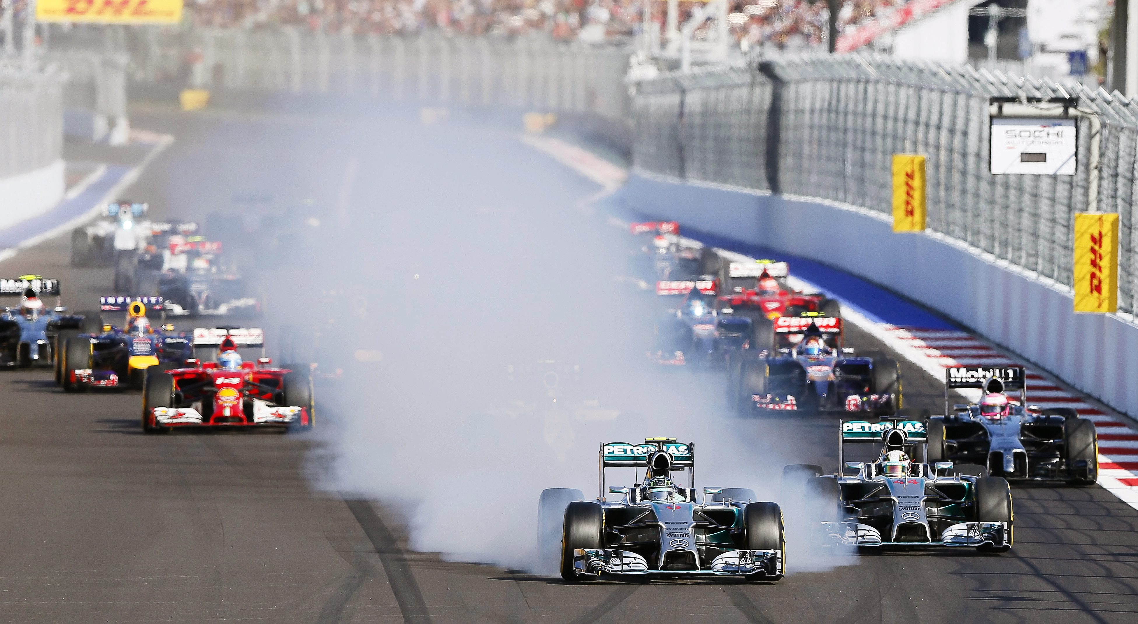 GP Ρωσίας 2014: Αυτοκρατορική νίκη Hamilton, το πρωτάθλημα κατασκευαστών πανηγυρίζει η Mercedes