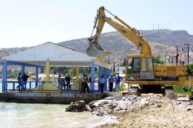 ΣτΕ: Τα αυθαίρετα στον αιγιαλό κατεδαφίζονται υποχρεωτικά