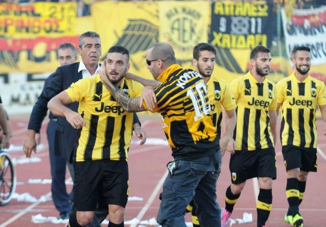 Σε απολογία κλήθηκαν ΑΕΚ και Αραβίδης με κίνδυνο τιμωρίας