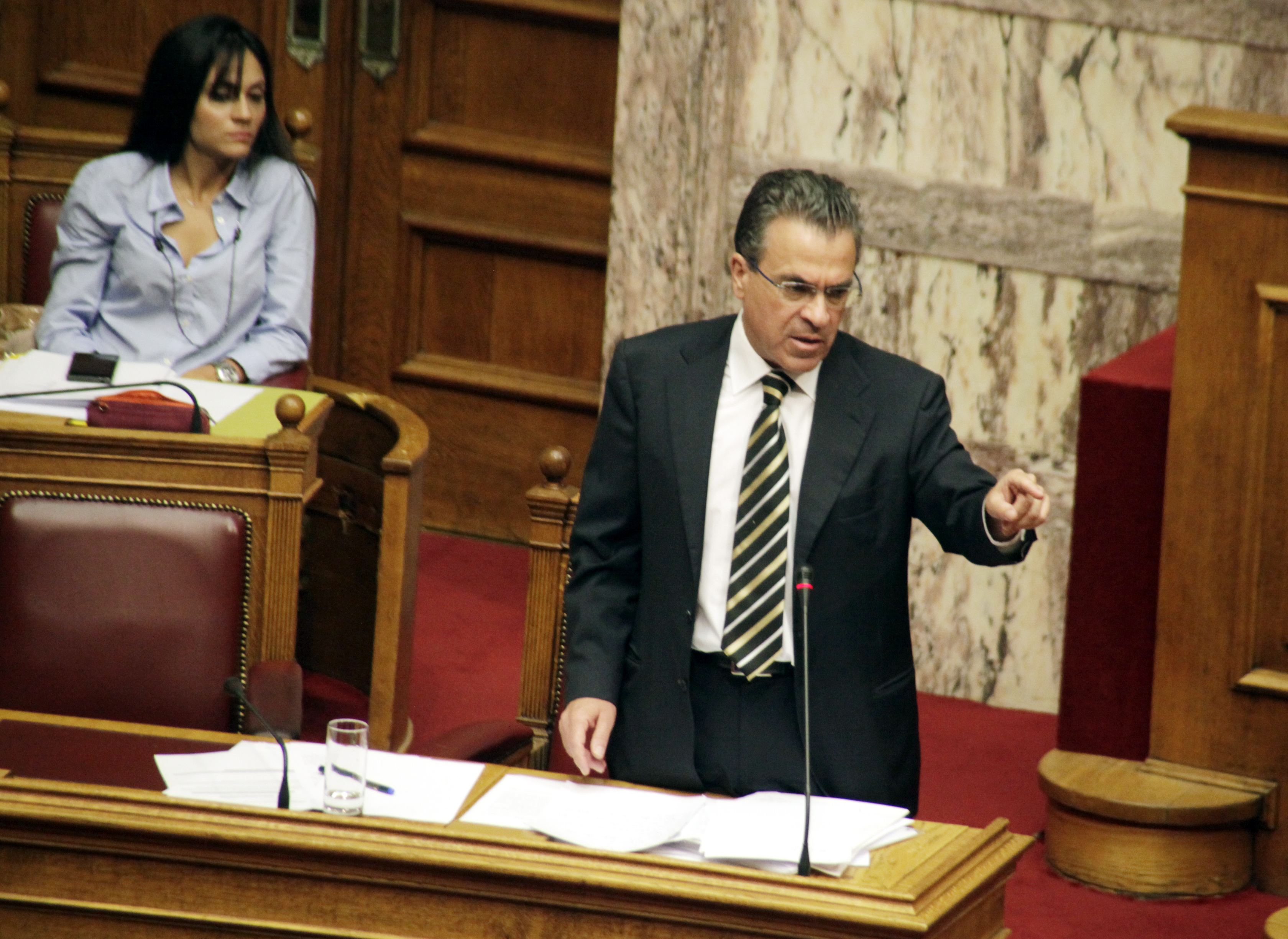 Νέα πολιτική αντιπαράθεση για τα οικονομικά των κομμάτων