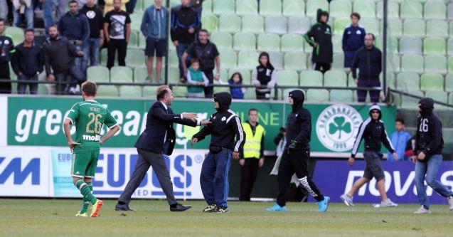 Οπαδοί του Παναθηναϊκού τα… έψαλαν στους παίκτες