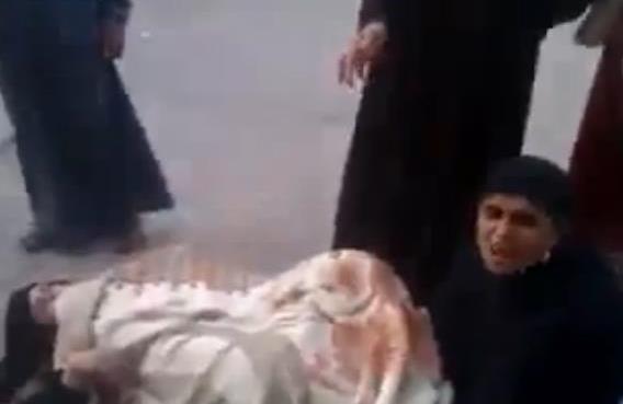 Αίγυπτος: Οργή από βίντεο με έγκυο να γεννά στο πεζοδρόμιο νοσοκομείου