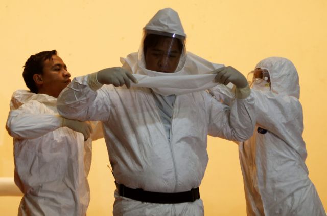 Στην μάχη κατά του ιού Έμπολα 3.000 smartphone της Samsung