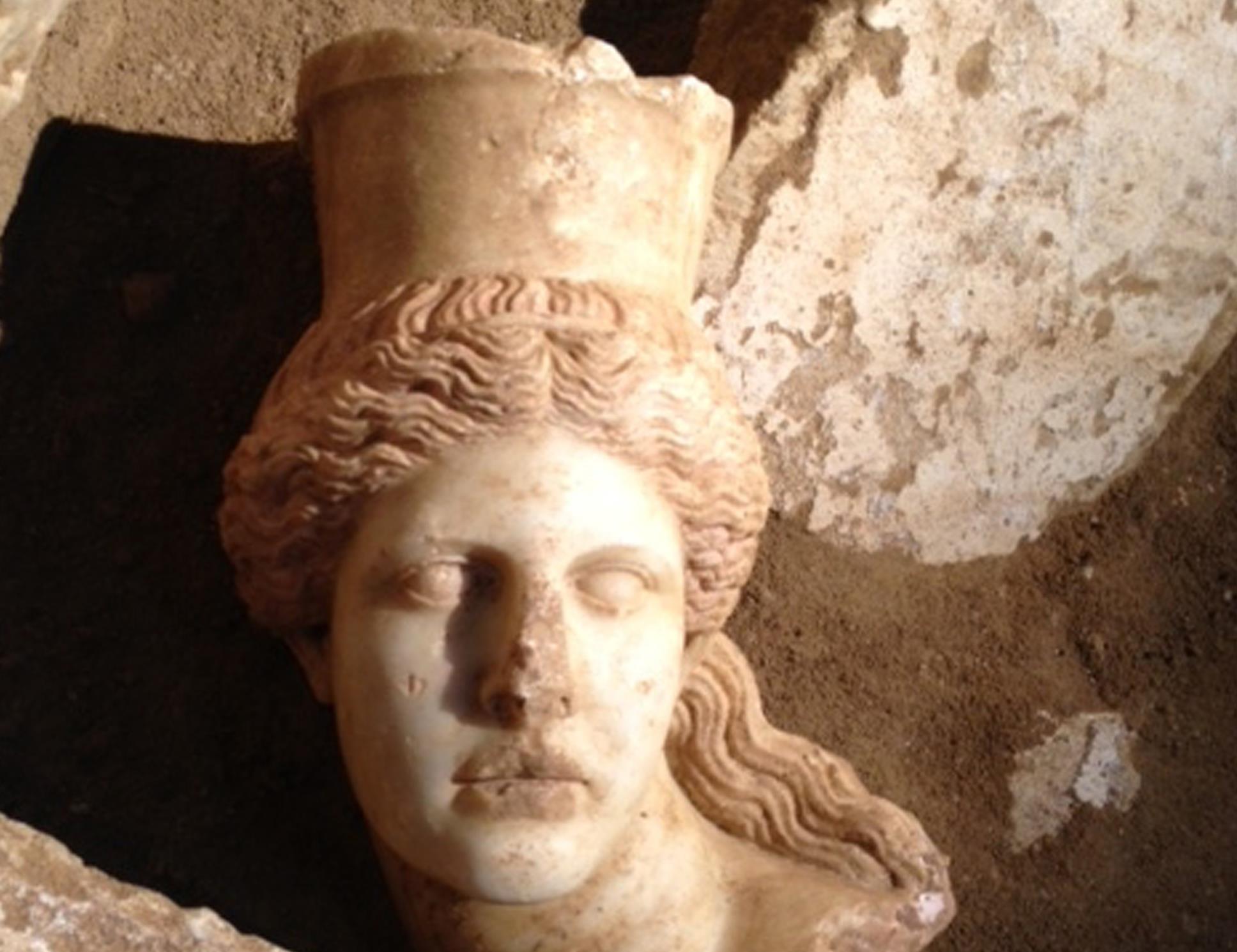 Αμφίπολη: Νέος γρίφος για τους αρχαιολόγους η κεφαλή της Σφίγγας