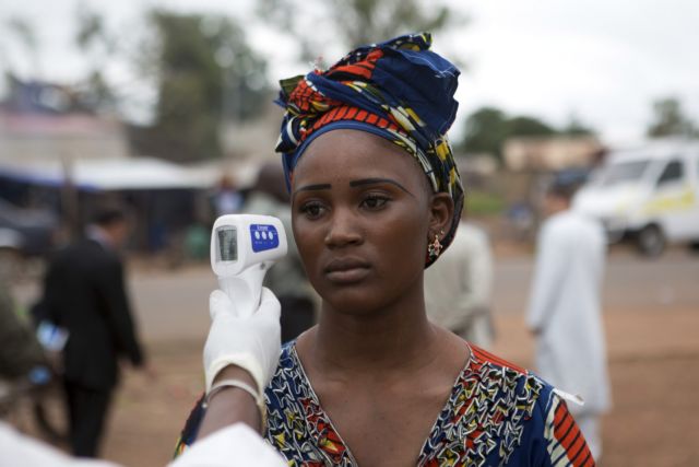 Πλησιάζουν τους 5.000 οι νεκροί από Έμπολα, πέθανε το νήπιο στο Μαλί
