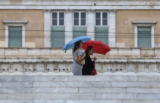 Παροδικές νεφώσεις και βροχές περιμένει η ΕΜΥ τη Δευτέρα