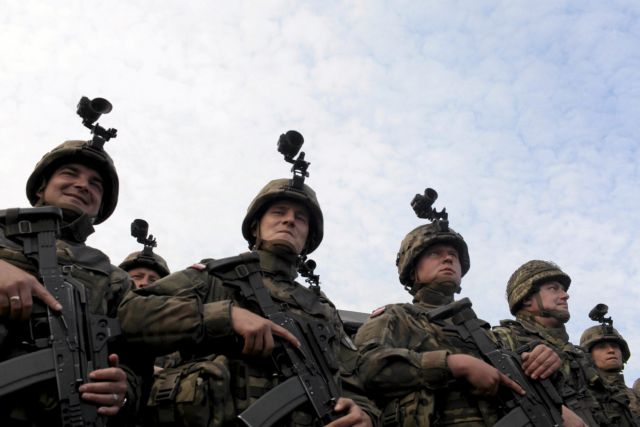 Η Πολωνία ενισχύει τις στρατιωτικές δυνάμεις της στα ανατολικά σύνορά της