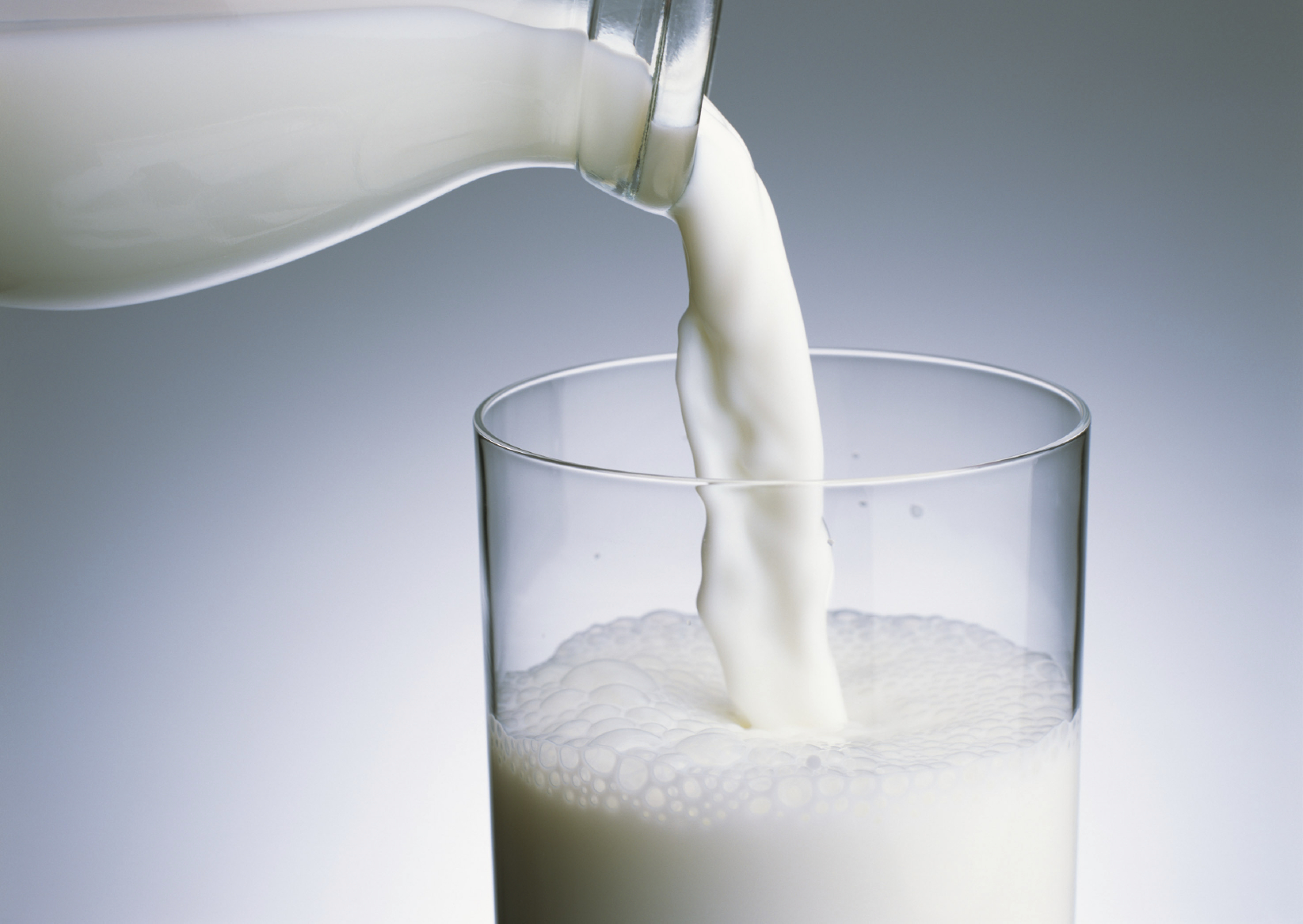Μελέτη αμφισβητεί τα οφέλη του γάλακτος στην οστική υγεία