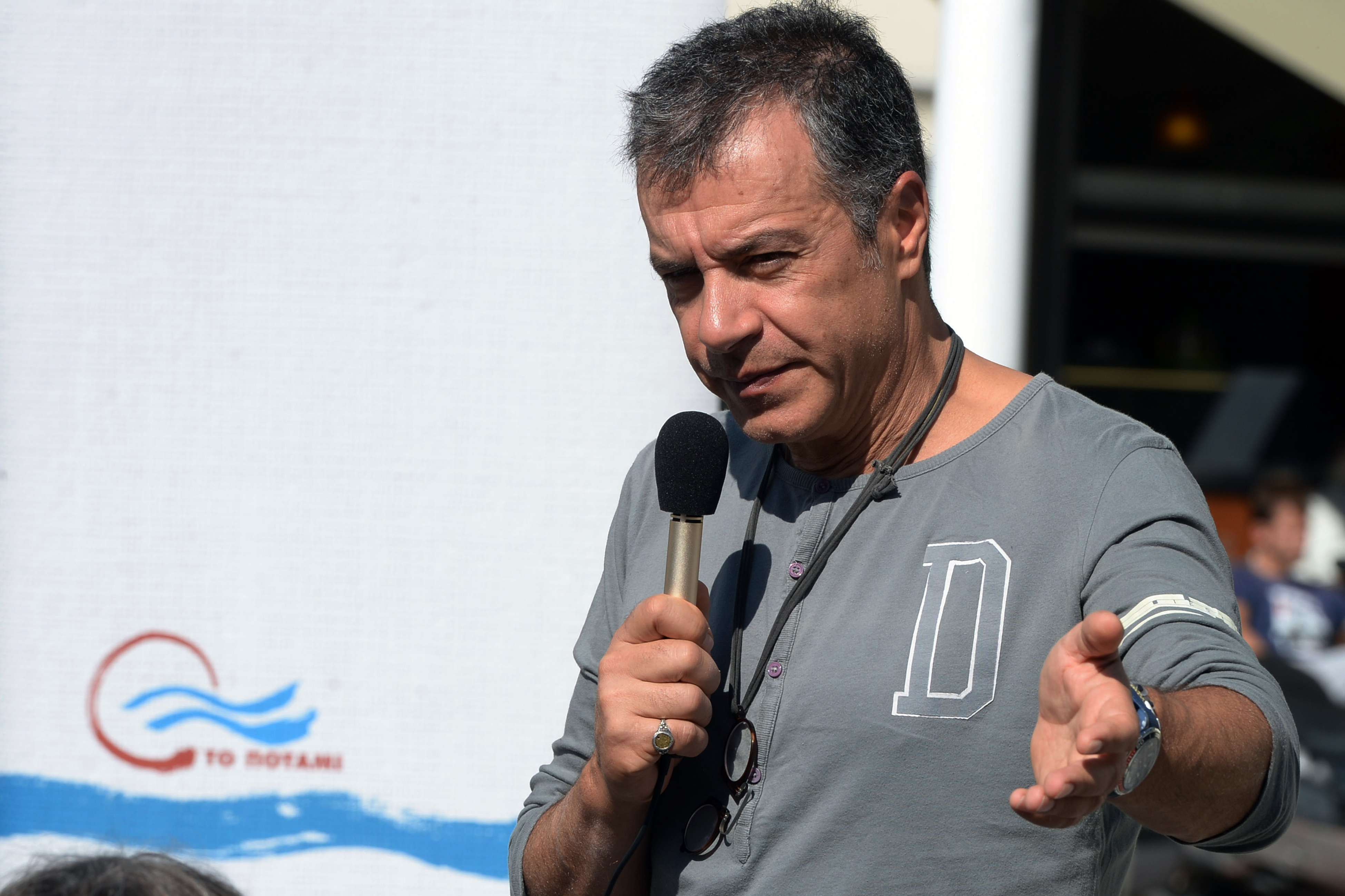 Στ.Θεοδωράκης: Να σταματήσει η χρηματοδότηση «νεκρών» επιχειρήσεων