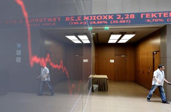 Μαύρη η «επόμενη ημέρα» στο Χρηματιστήριο, βουτιά 5,38%